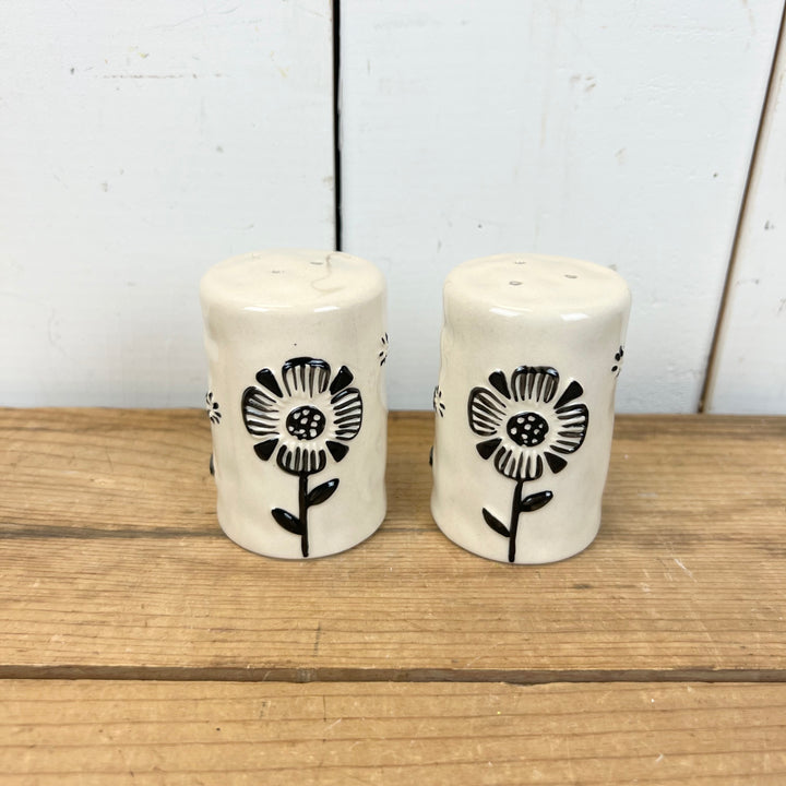 Embossed Floral Stoneware Pieces