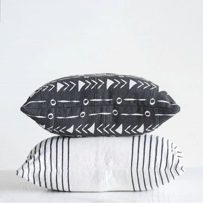 How to Use Black & White Decor for a Modern Farmhouse