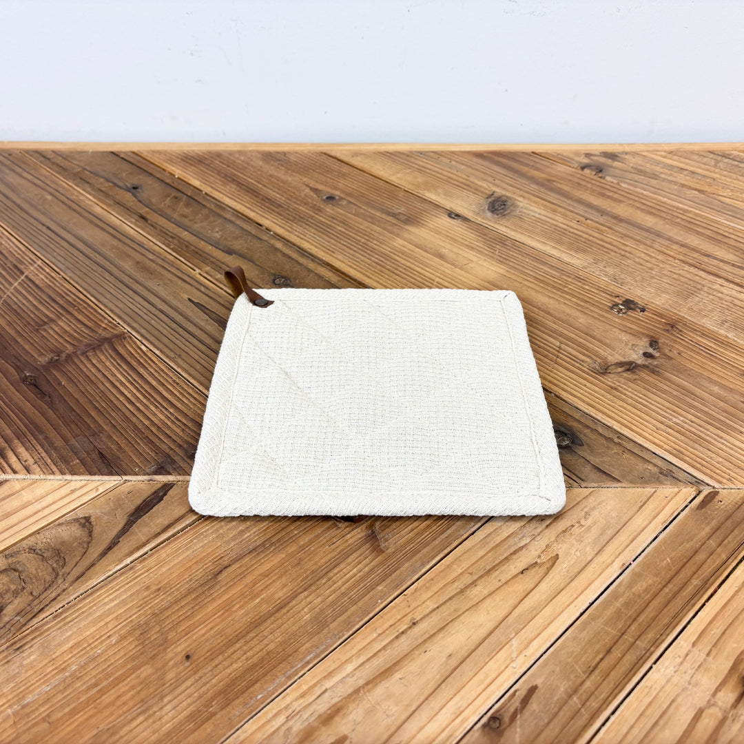 Neutral Oven Mitts and Pot Holders