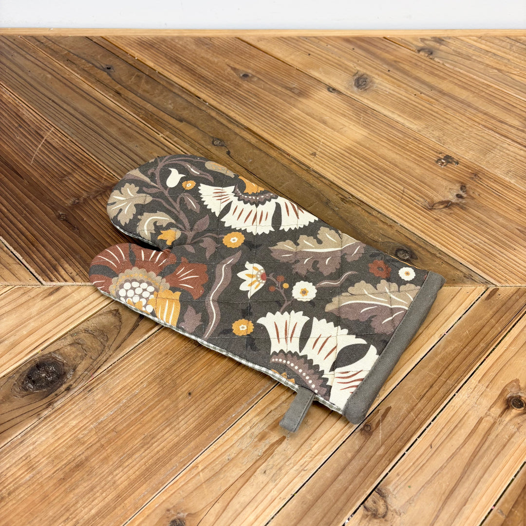 Floral Oven Mitts and Pot Holders