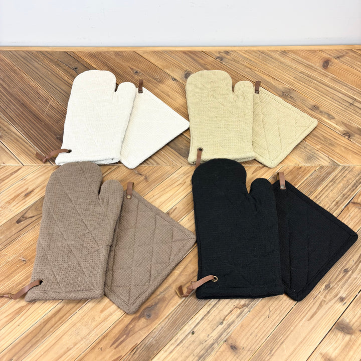 Neutral Oven Mitts and Pot Holders