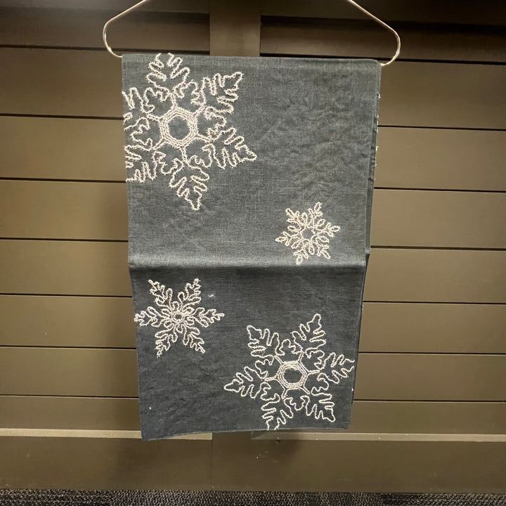 Snowflake Holiday Table Runner