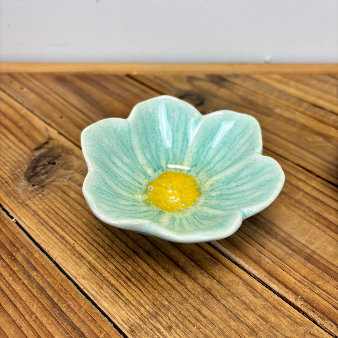 Flower Shaped Dish - 6 Colors