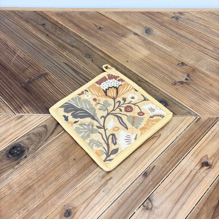 Floral Oven Mitts and Pot Holders