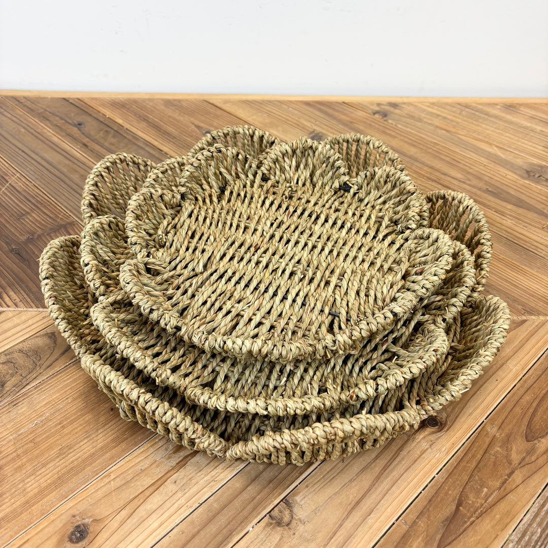 Flower-Shaped Woven Seagrass Trays