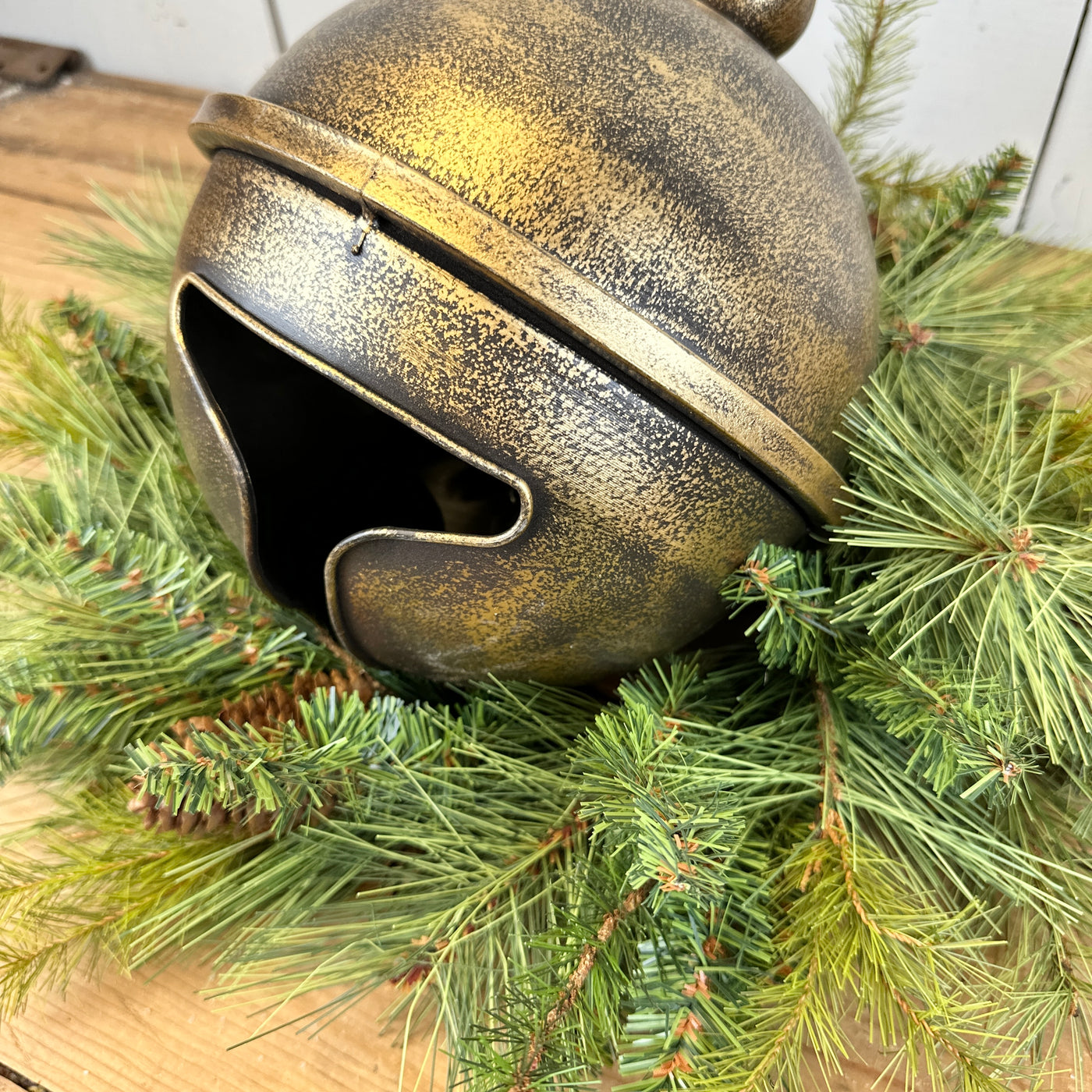 Gold Jingle Bell & Pine Candle Ring Table Design Kit