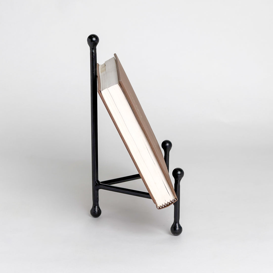 Black Tripod Iron Easel, 2 Sizes