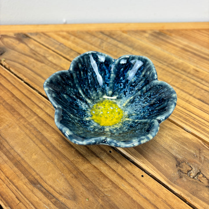 Flower Shaped Dish - 6 Colors
