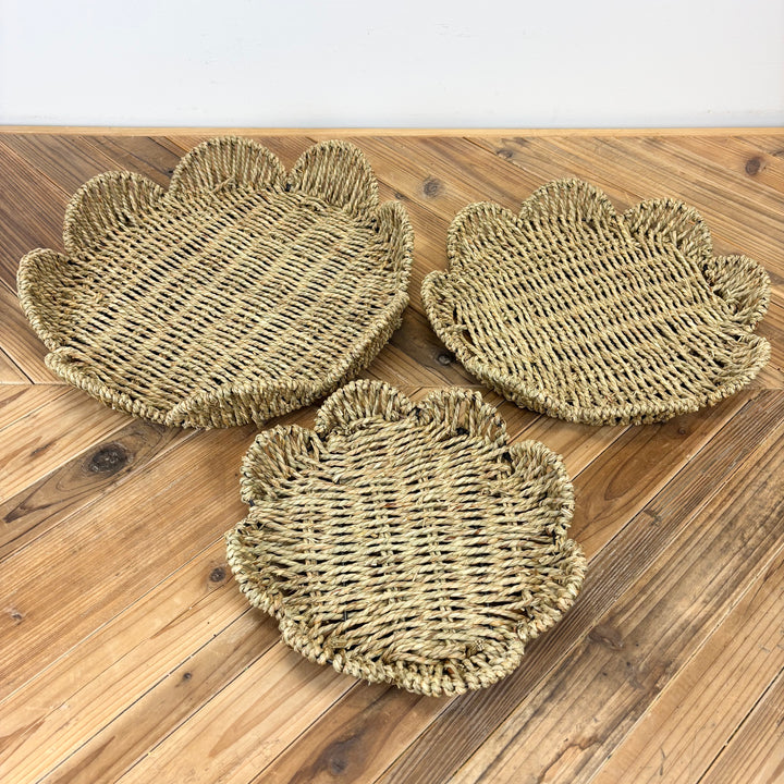 Flower-Shaped Woven Seagrass Trays