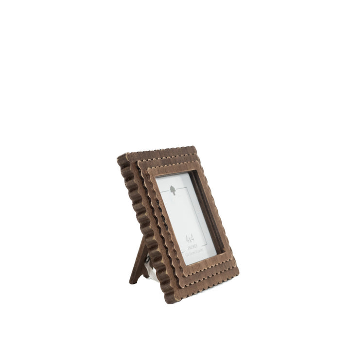 Wood Scallop Photo Frame, 4 sizes, 5 colors