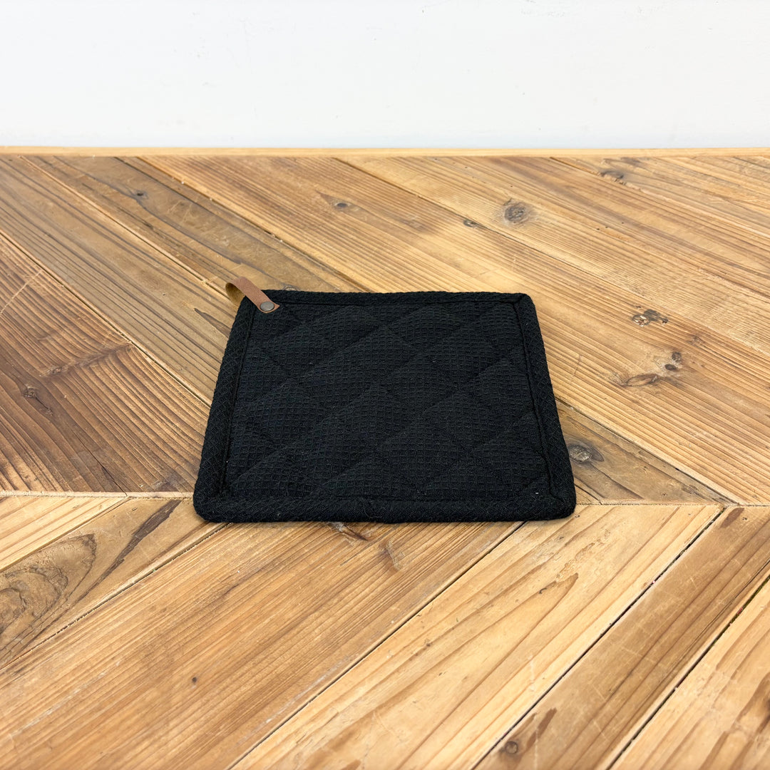 Neutral Oven Mitts and Pot Holders
