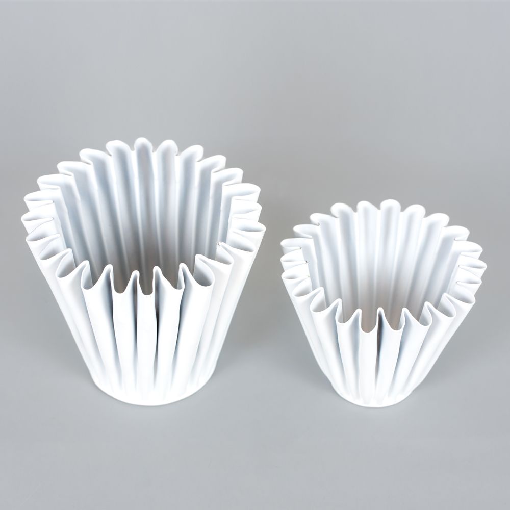 Iron Nested Curved Pots