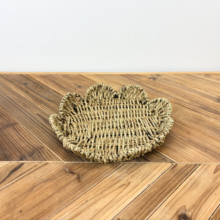 Flower-Shaped Woven Seagrass Trays