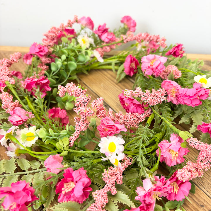 Mixed Flower & Fern Candle Ring