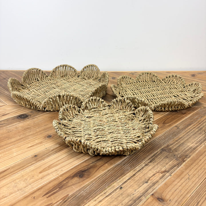 Flower-Shaped Woven Seagrass Trays