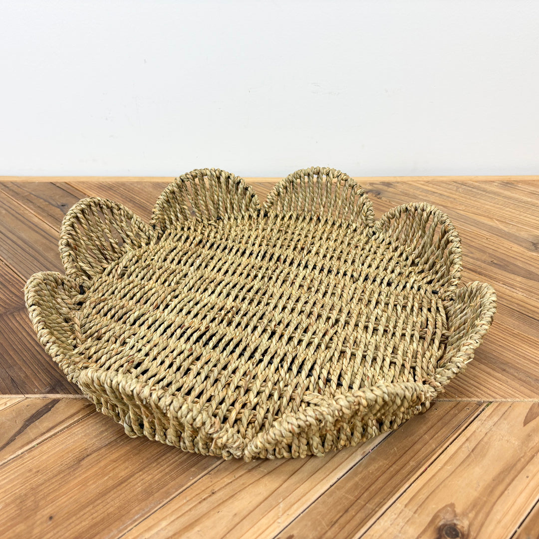 Flower-Shaped Woven Seagrass Trays