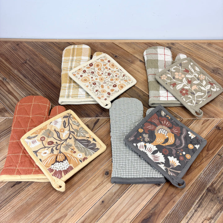 Floral Oven Mitts and Pot Holders