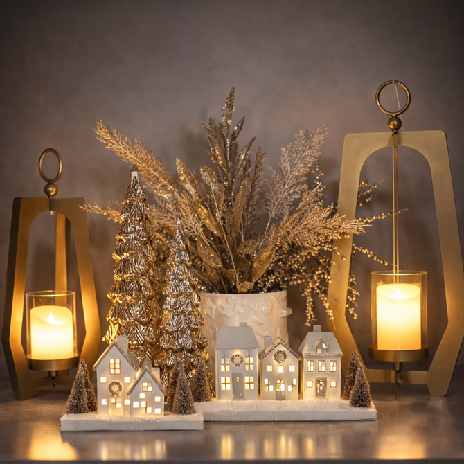 Light up Cottage House, 2 styles available