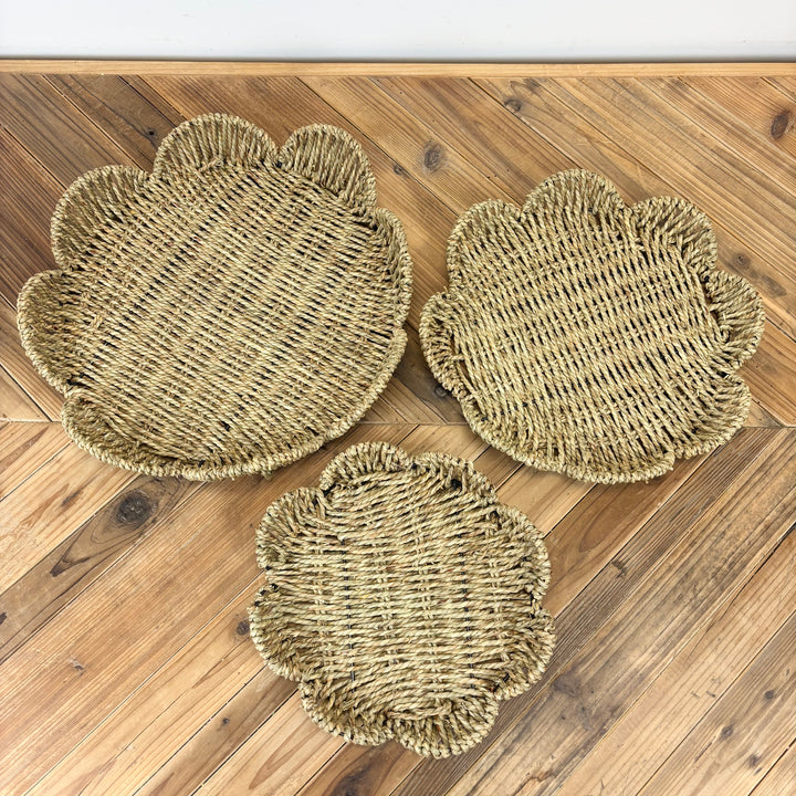 Flower-Shaped Woven Seagrass Trays