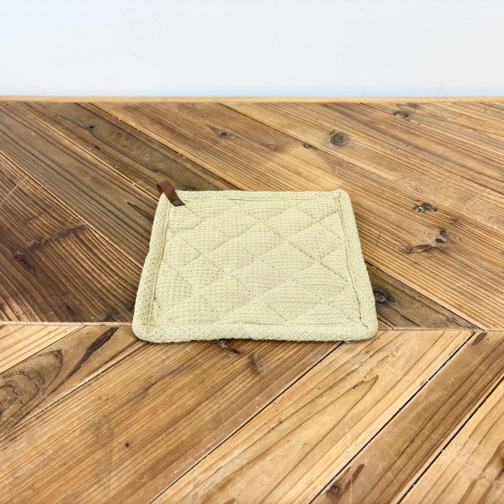Neutral Oven Mitts and Pot Holders