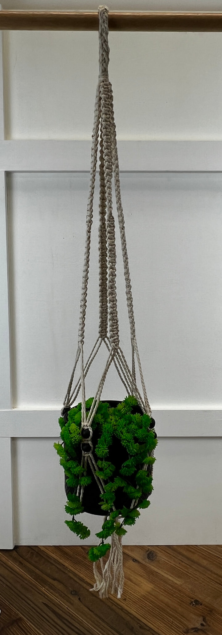 Ivory Macramé Hanger with Terracotta Black Beads