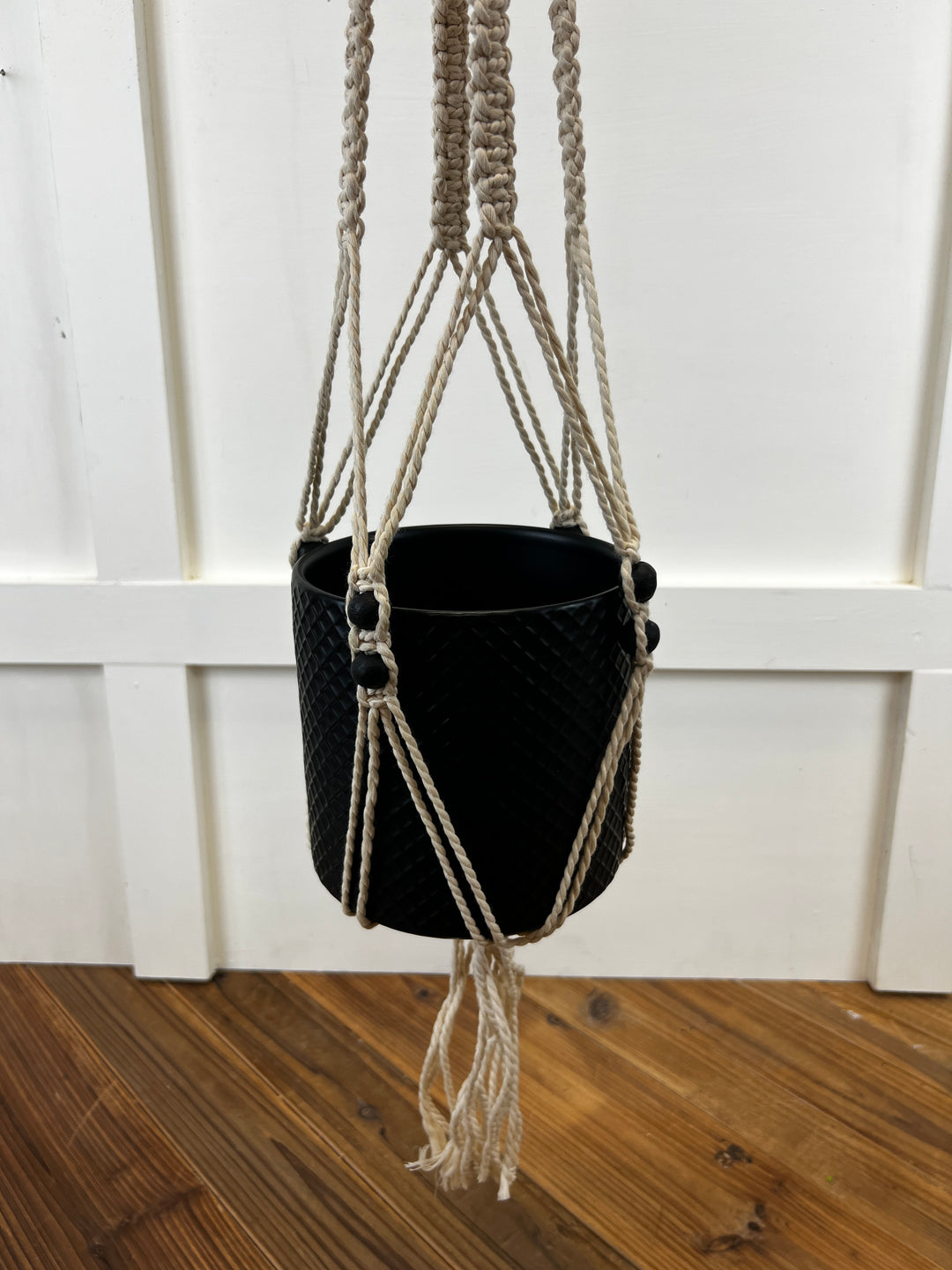 Ivory Macramé Hanger with Terracotta Black Beads