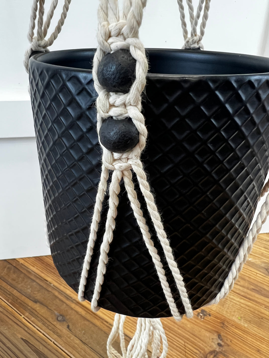 Ivory Macramé Hanger with Terracotta Black Beads