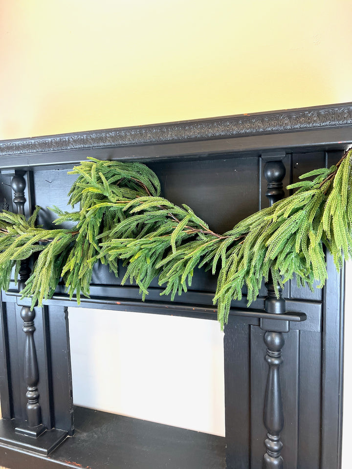 Deluxe Norfolk Pine Garland