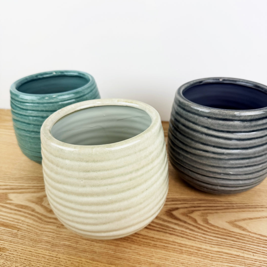 Round Curved Wave Lined Pattern Ceramic Planter - 3 Colors Available