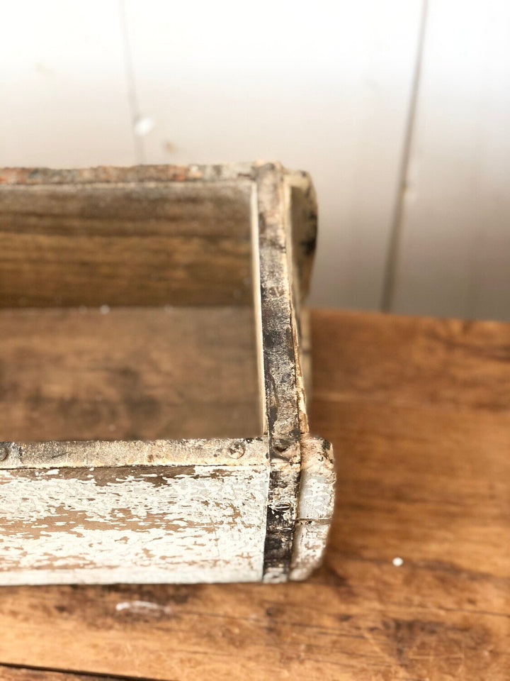 Double Distressed White Brick Mold