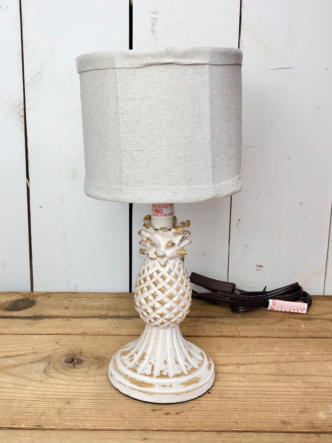 Distressed Pineapple Lamp - 2 Colors