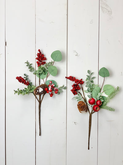 Snowy Berries Cone Pick