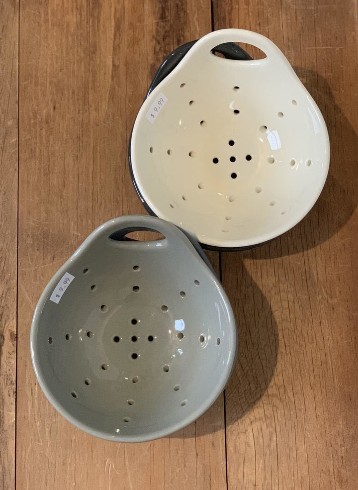 Round Stoneware Berry Bowls