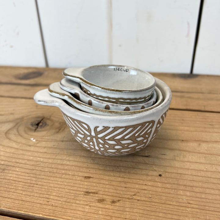 Measuring Cups with Wax Relief Pattern, Set of 4