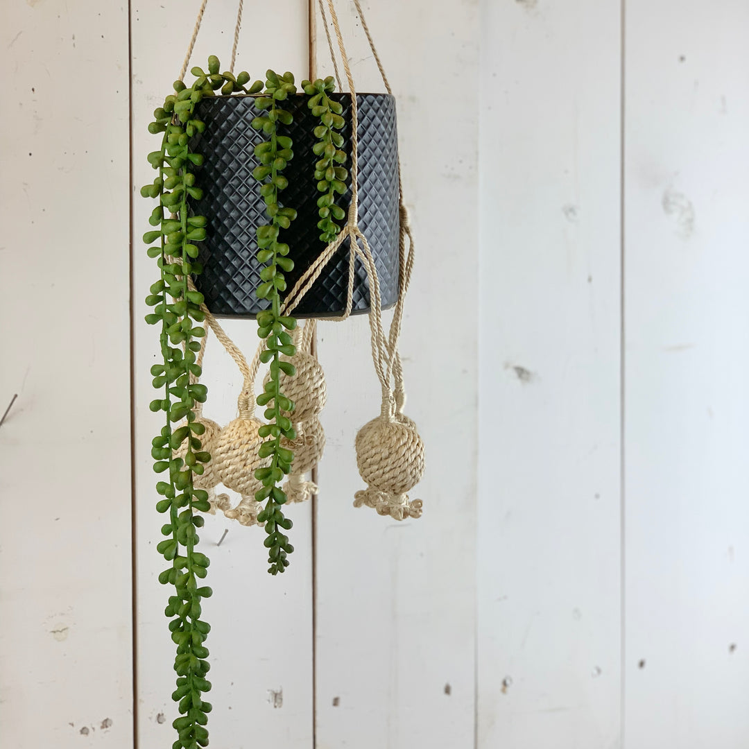 Ivory Cluster Macramé Hanger