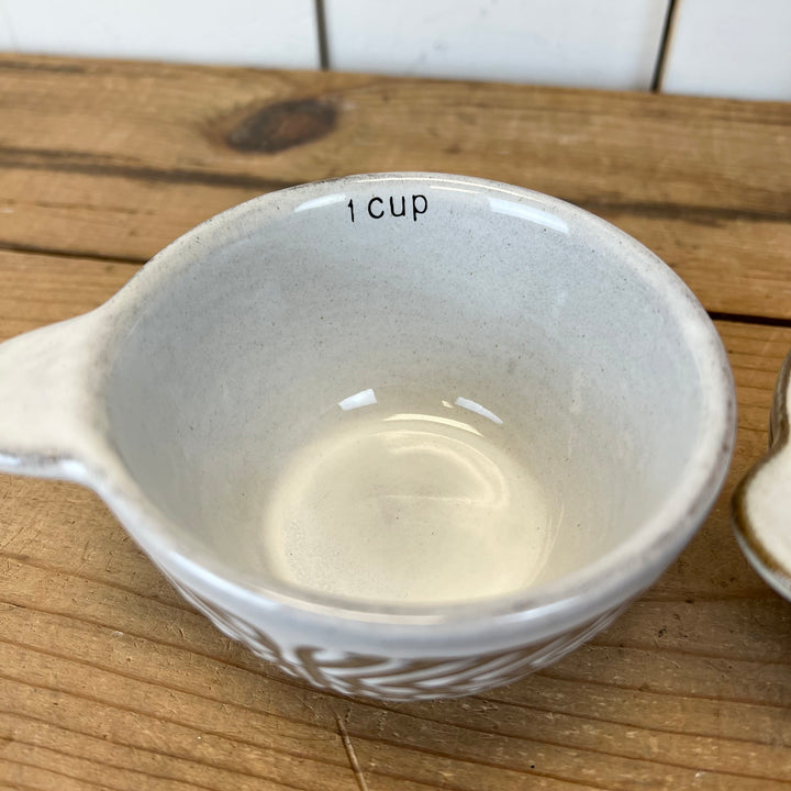 Measuring Cups with Wax Relief Pattern, Set of 4