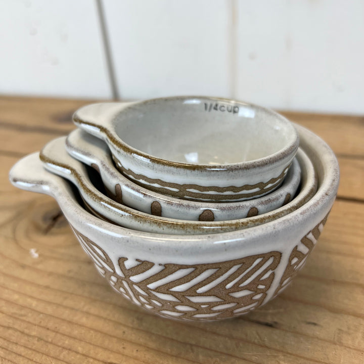Measuring Cups with Wax Relief Pattern, Set of 4