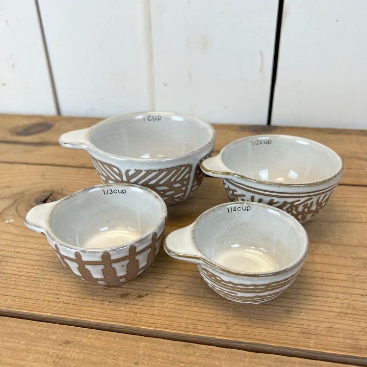 Measuring Cups with Wax Relief Pattern, Set of 4
