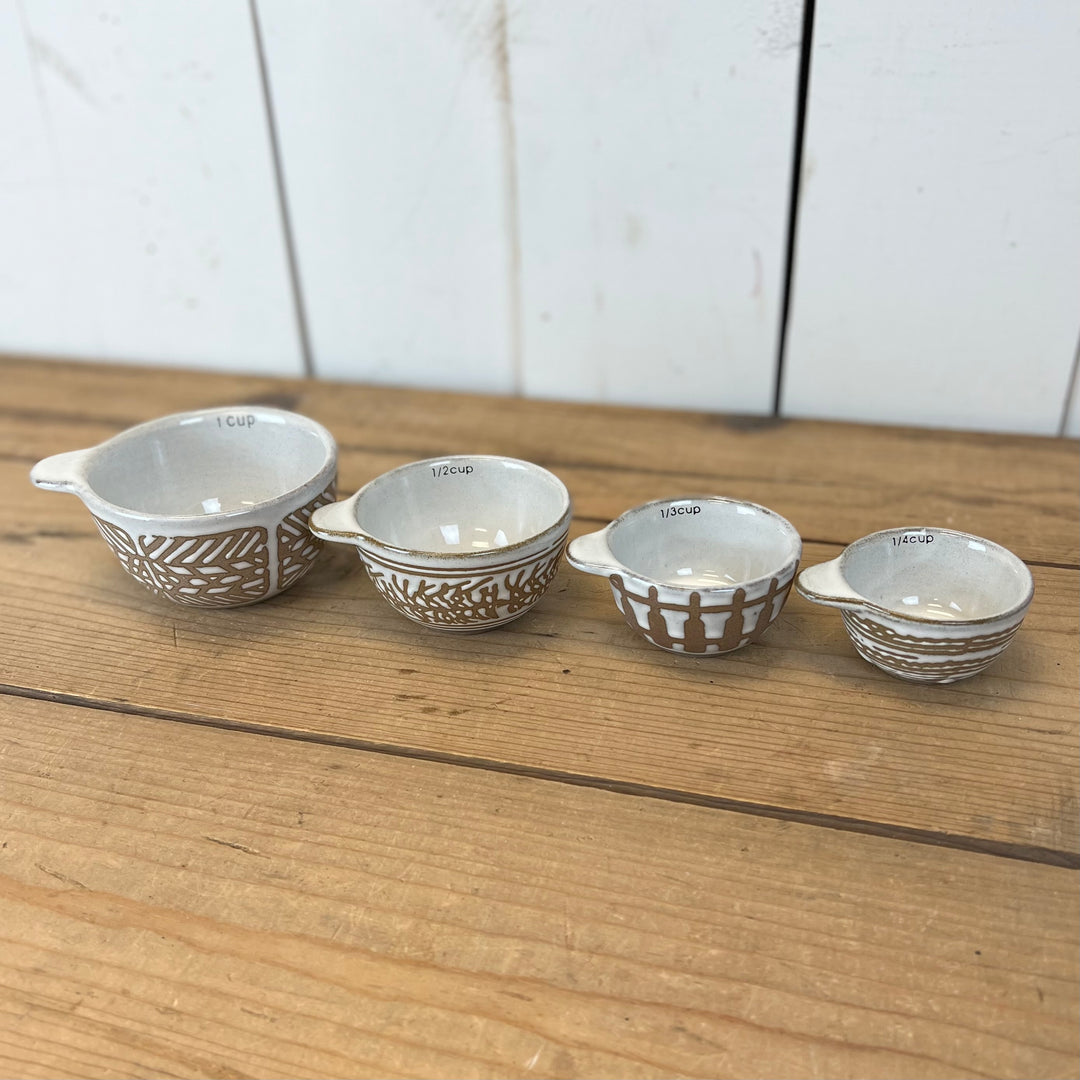 Measuring Cups with Wax Relief Pattern, Set of 4
